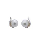 White gold, diamonds and cultured pearl earrings