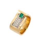 Gold, white gold, emerald and diamonds ring