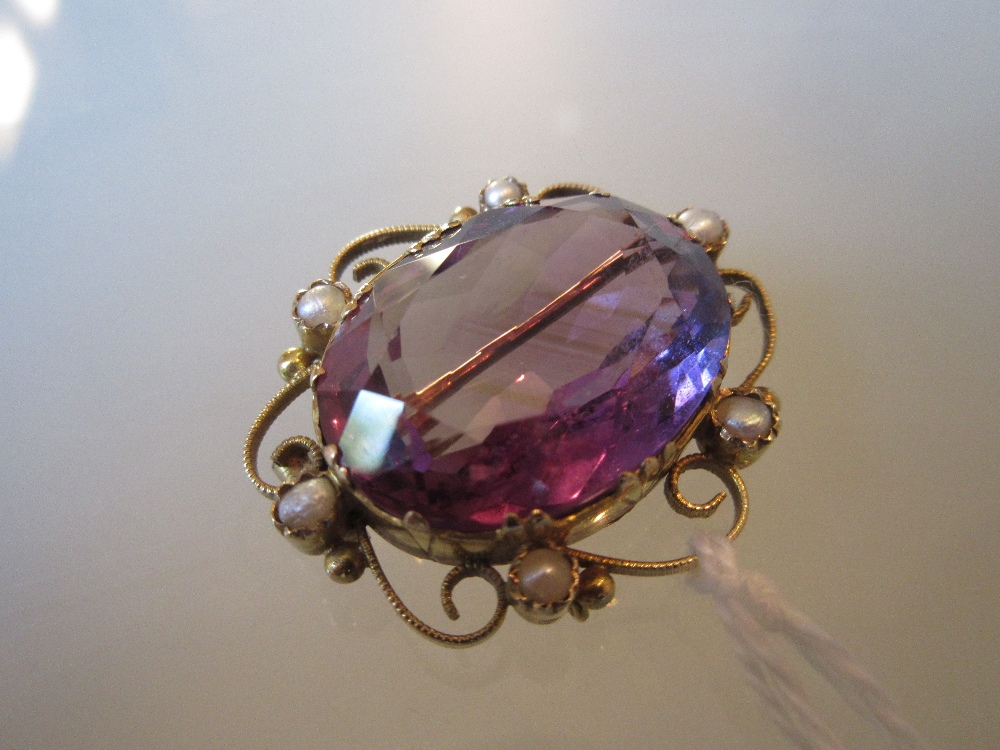 Victorian oval gold brooch set amethyst and natural pearls