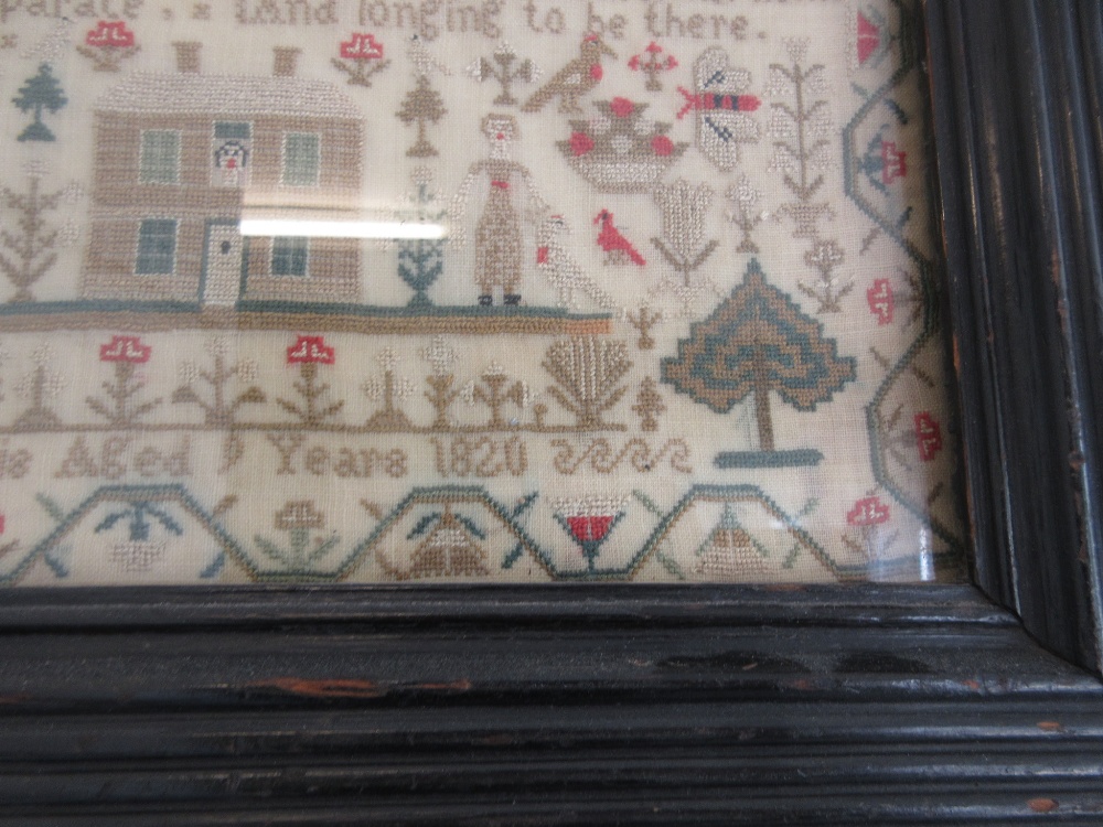 Early 19th Century sampler having extensively embellished border with house figures, - Bild 3 aus 6