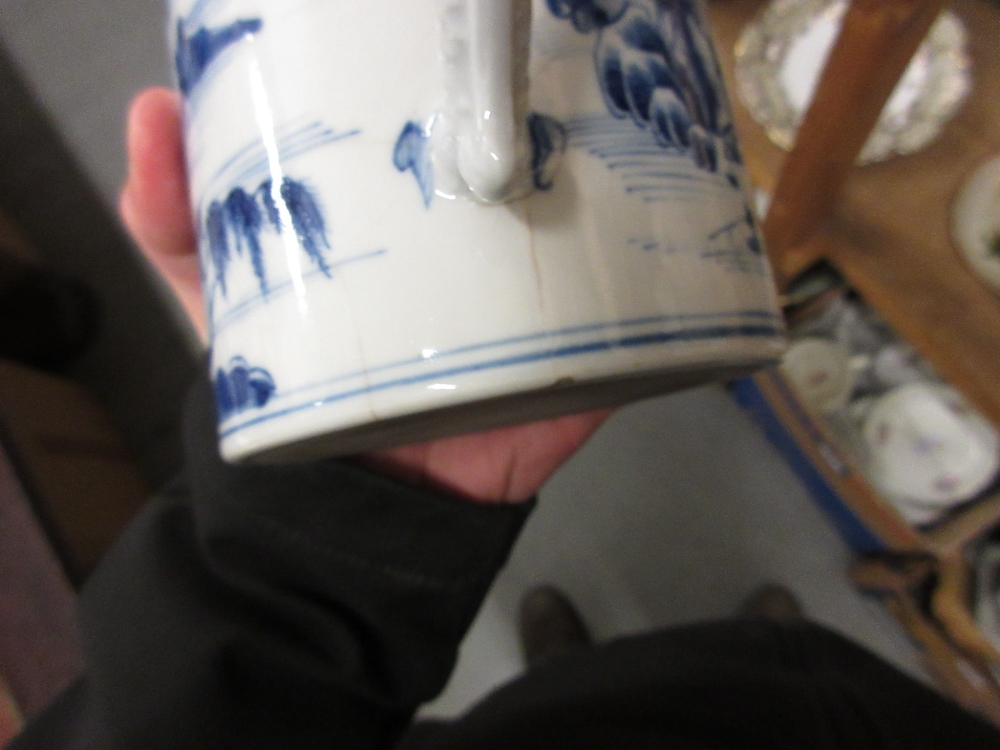Chinese blue and white cylindrical mug with dragon form handle, - Image 4 of 6