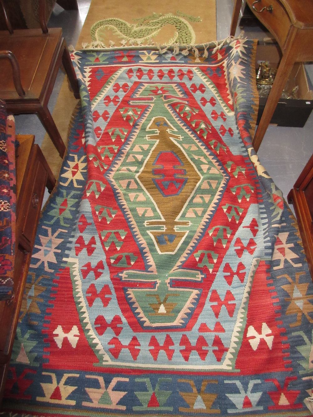 Kurdish Kelim rug with a lobed medallion design in shades of red, green and blue, - Image 5 of 5