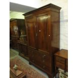 Good quality Edwardian mahogany crossbanded and inlaid linen press,