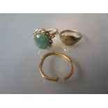 14ct Yellow gold jade set ring,