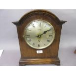 Early 20th Century oak cased single train mantel clock, signed E.