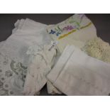 Small quantity of various table linen