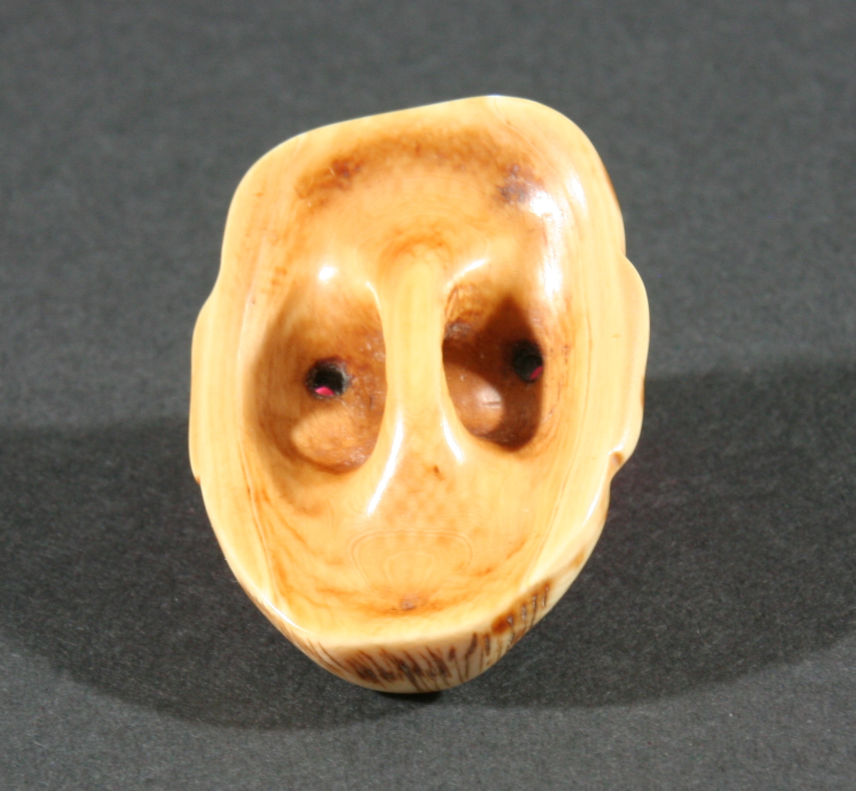 FOUR JAPANESE IVORY NETSUKE, the first carved as a grinning mask, height 4.3cm, together with a - Image 2 of 6