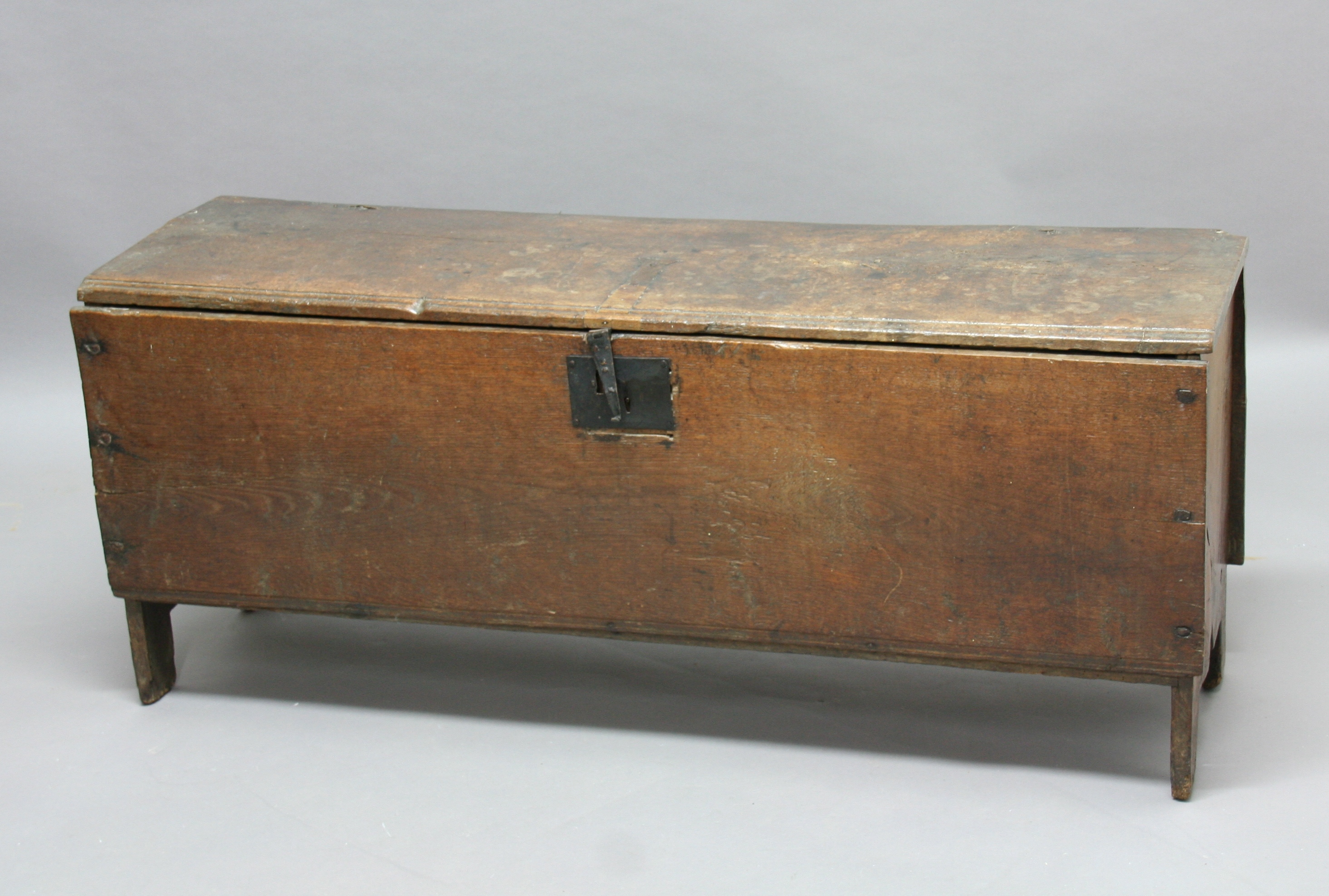 OAK SIX PLANK COFFER, late 17th/18th century, with candle box interior, height 56cm, width 131cm,