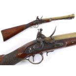 A BLUNDERBUSS WITH UNDERSLUNG BAYONET. A brass barrelled Blunderbuss with Thomas on the lockplate,