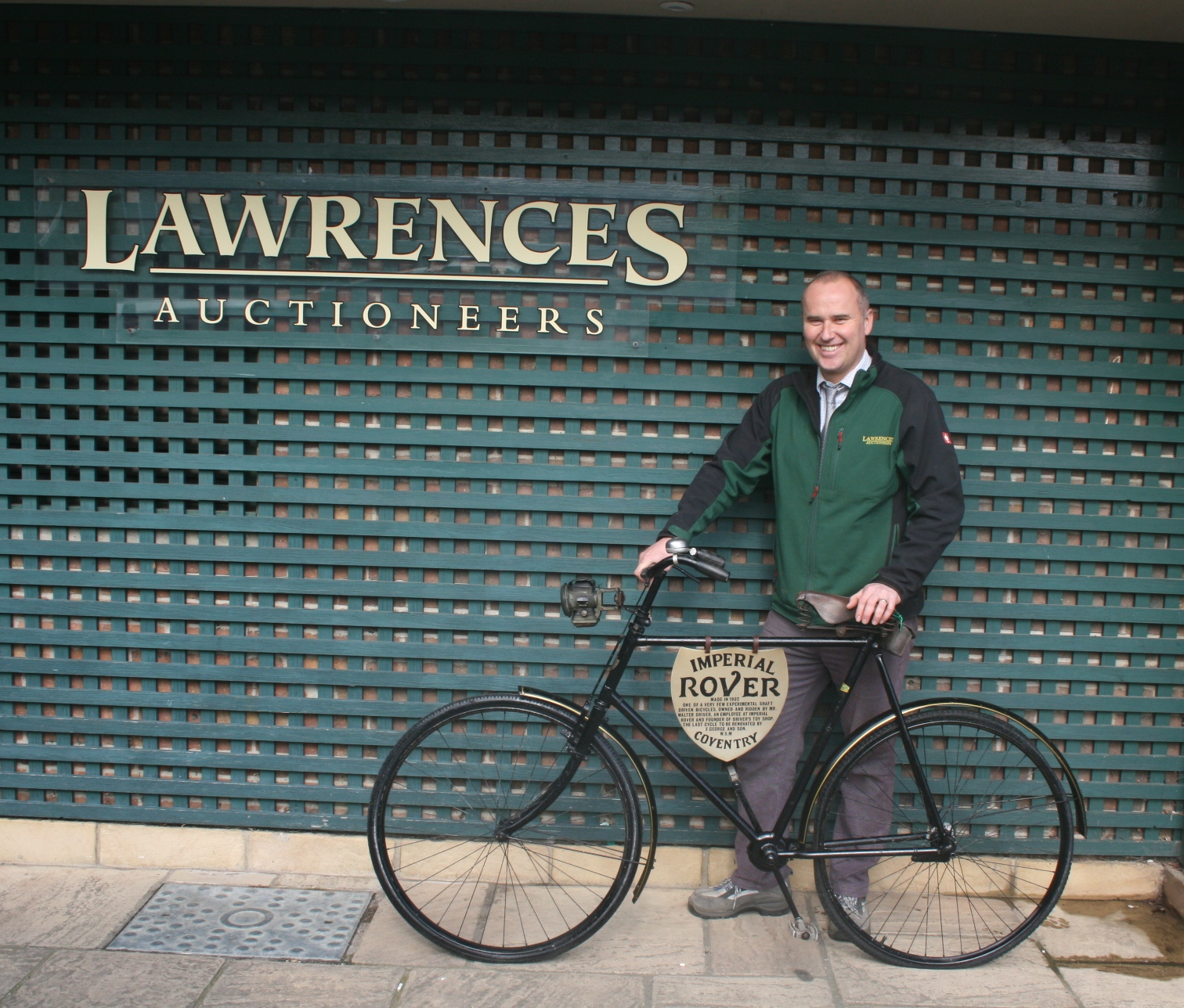 RARE EARLY ROVER IMPERIAL BICYCLE - 1902 an unusual shaft driven bicycle, made by Imperial Rover - Image 3 of 3