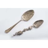 A GEORGE IV CAST NATURALISTIC TEA SPOON with a leafy bowl and a tendril stem with a caterpillar on