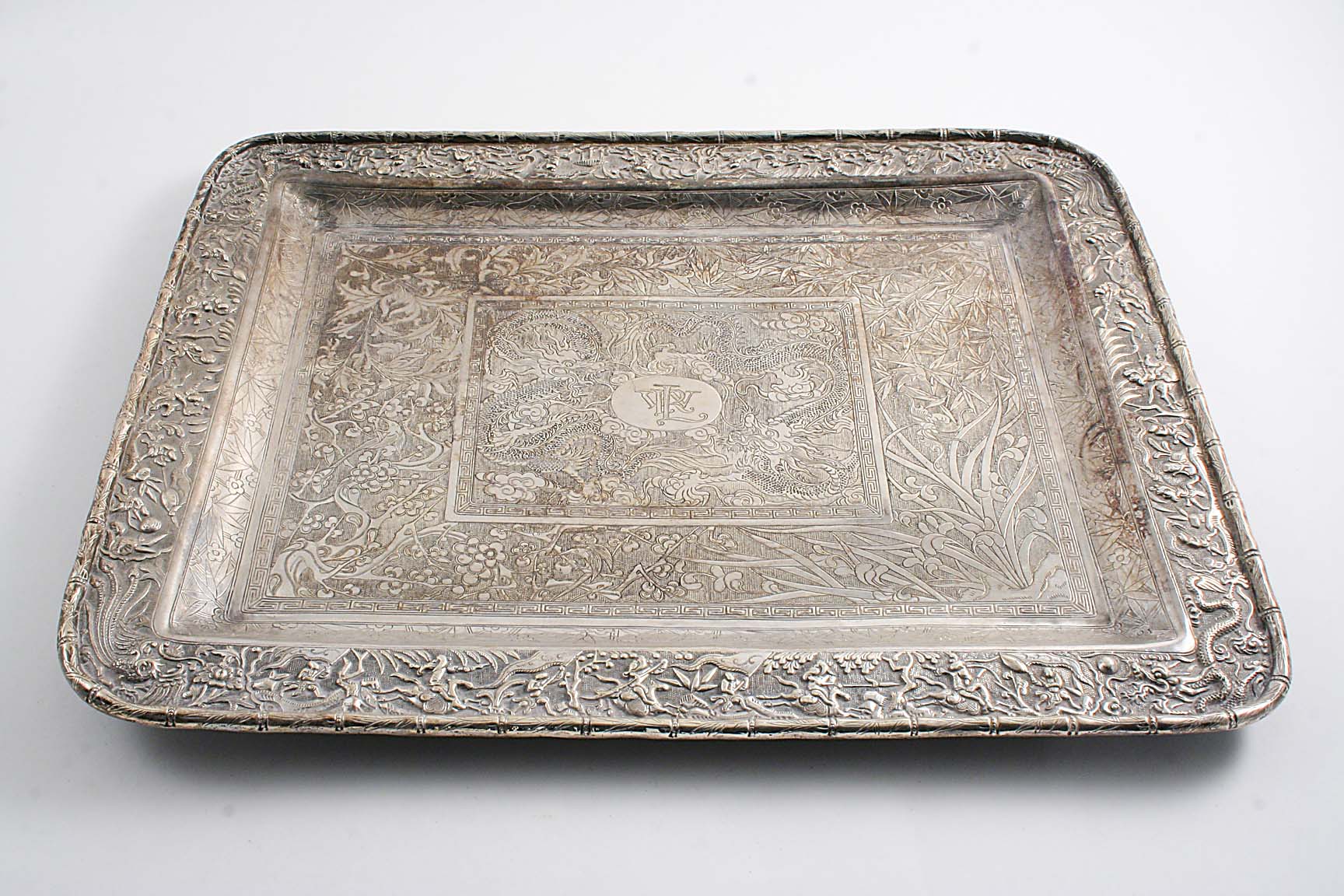 A LATE 19TH / EARLY 20TH CENTURY CHINESE SMALL RECTANGULAR TRAY with rounded corners, a simulated