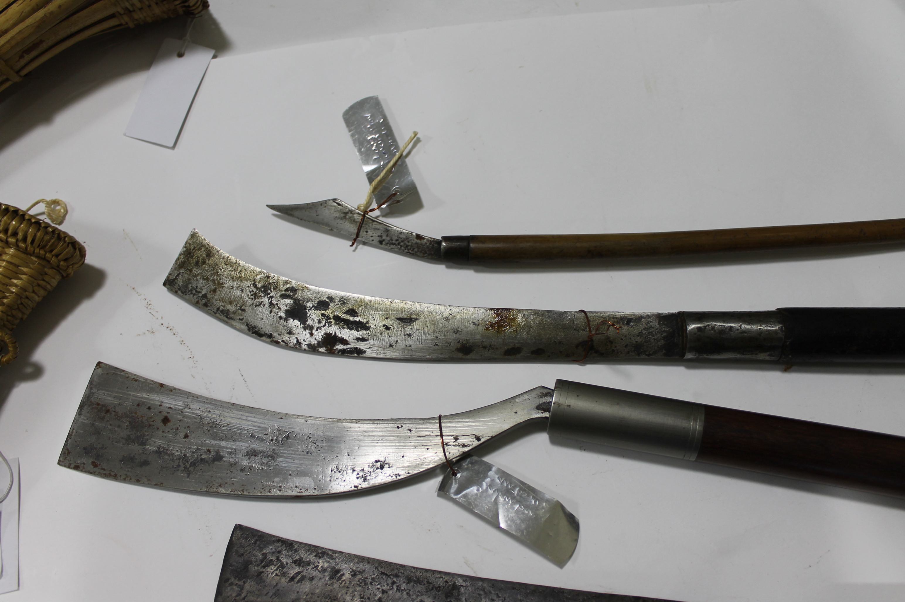 EASTERN KNIVES. Five Eastern knives including a Cambodian Machete style knife with a 10" blade, - Image 3 of 6