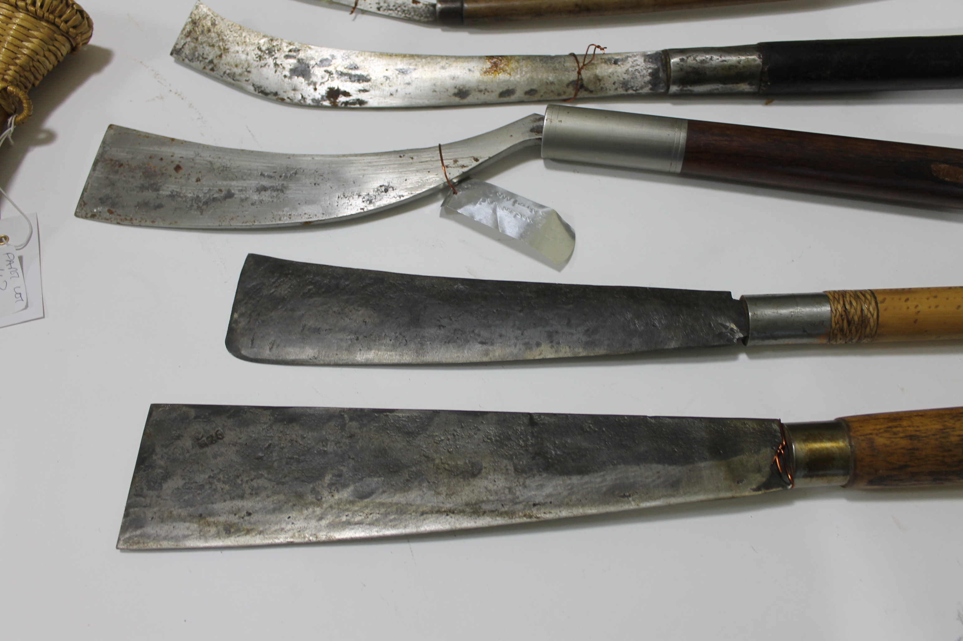 EASTERN KNIVES. Five Eastern knives including a Cambodian Machete style knife with a 10" blade, - Image 4 of 6