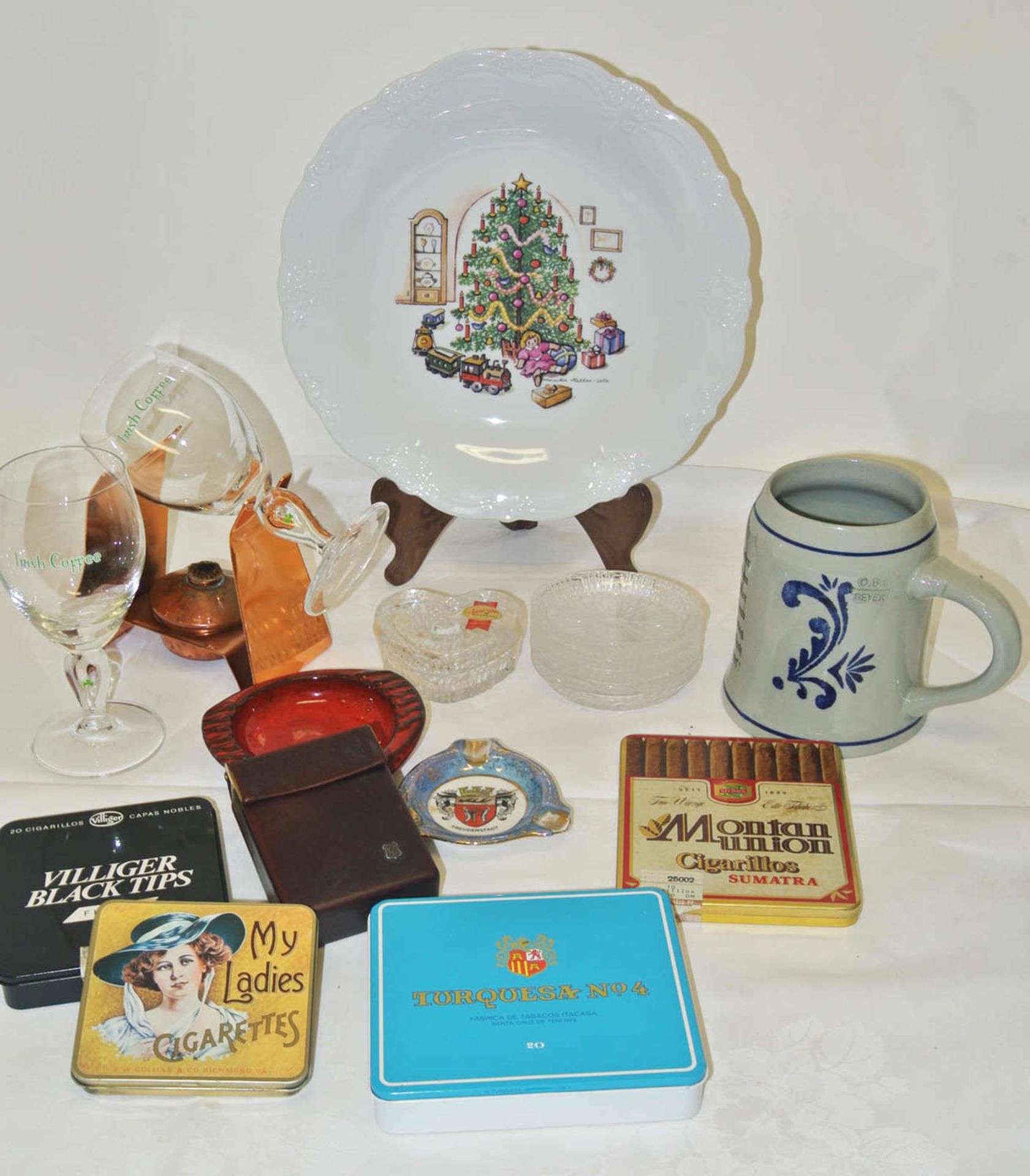 kleines Lot aus Haushaltsverkleinerung, dabei 1 Irish-Coffee Set, Aschenbecher,