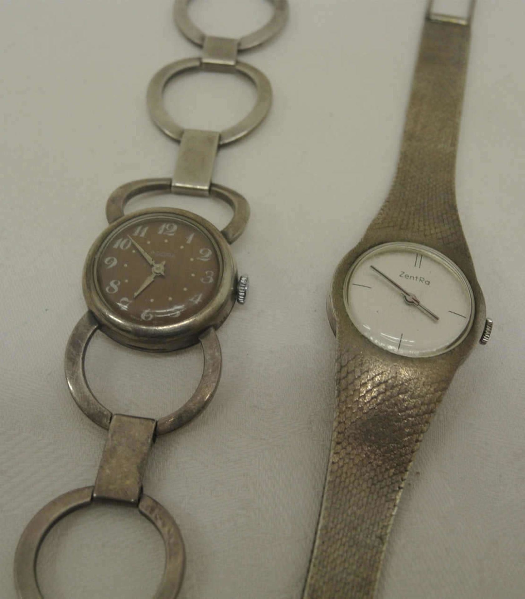 2 Damenarmbanduhren, 1x ZentRa, 835er Silber, mechanische, sowie 1x Adora, mechanisch. Beide Uhren - Bild 2 aus 2