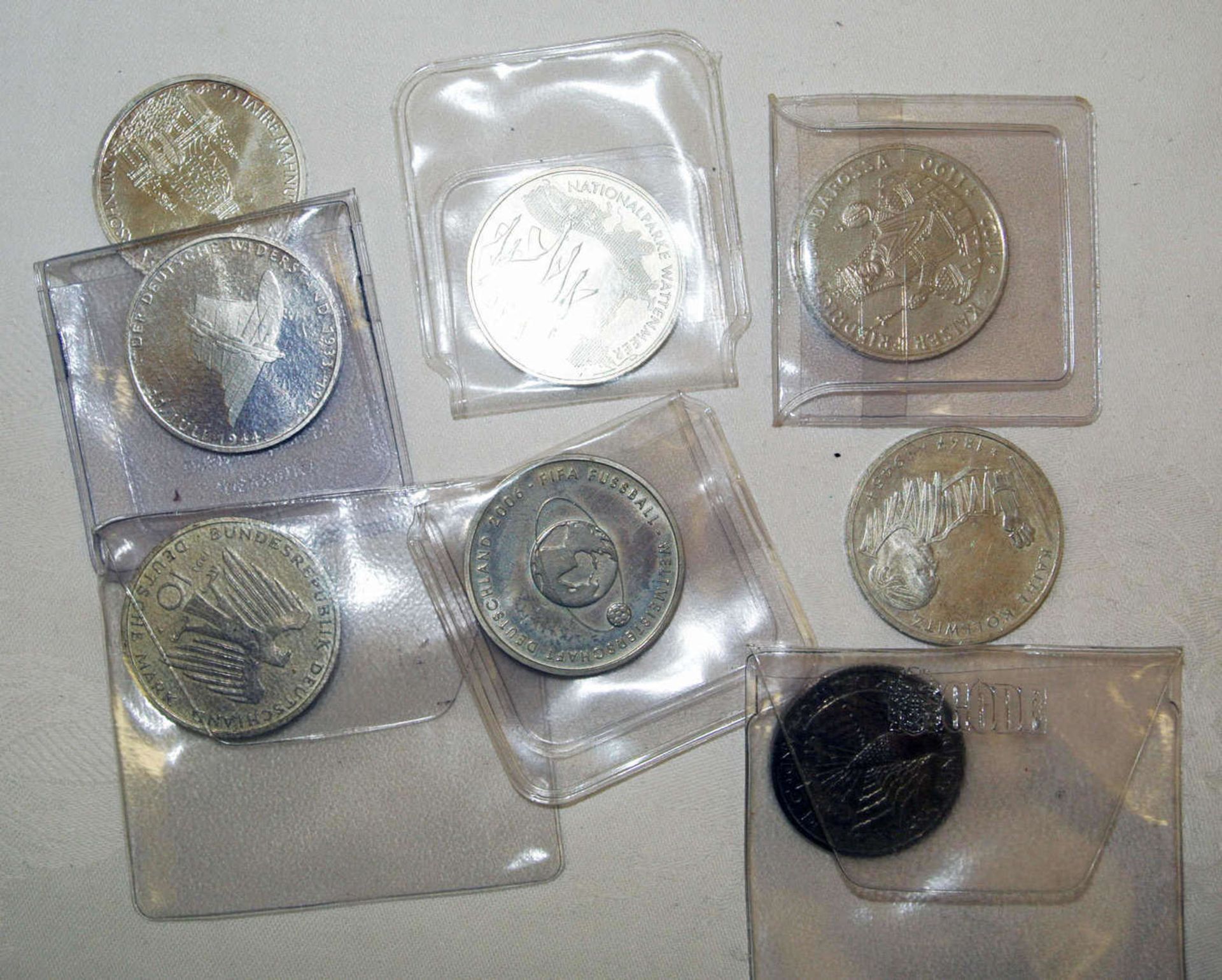 Lot BRD Münzen, dabei 6x 10 DM, 1x 10 Euro, sowie 1x 5 DM. Unterschiedliche Erhaltung. Lot BRD - Bild 2 aus 2