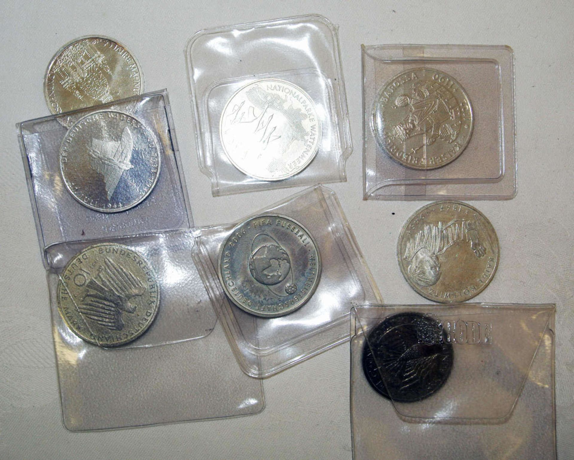 Lot BRD Münzen, dabei 6x 10 DM, 1x 10 Euro, sowie 1x 5 DM. Unterschiedliche Erhaltung. Lot BRD - Image 2 of 2