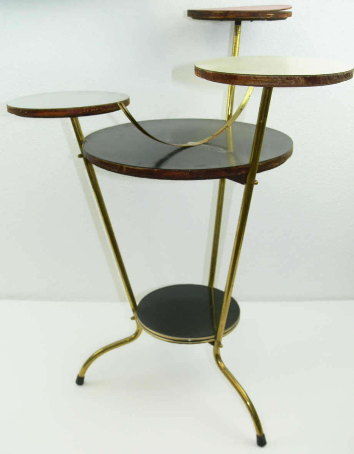 Blumen - Beistell - Tisch, 60er Jahre. Mit Korrosionsspuren. H: ca. 73 cm. Flower table, 60s. With