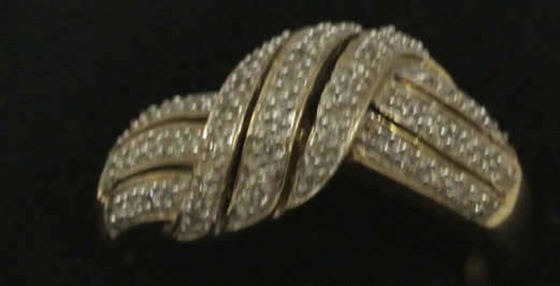 Damenring, 585er Gelbgold, besetzt mit zahlreichen Diamamtsplittern, Ringgröße 56. Gewicht ca. 5,5