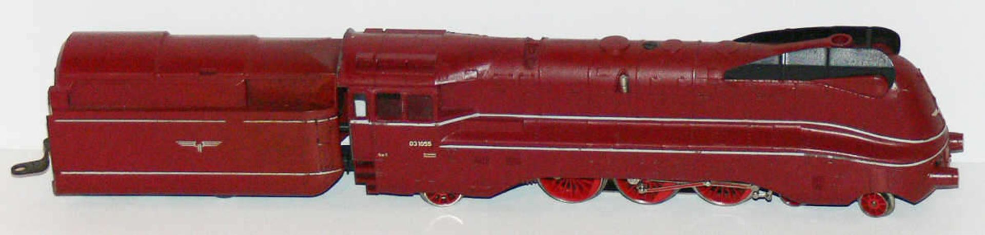 Lot Eisenbahn - Zubehör, bestehend aus Märklin BR 03 Stromlinien - Lok, rot mit Tender, diversen