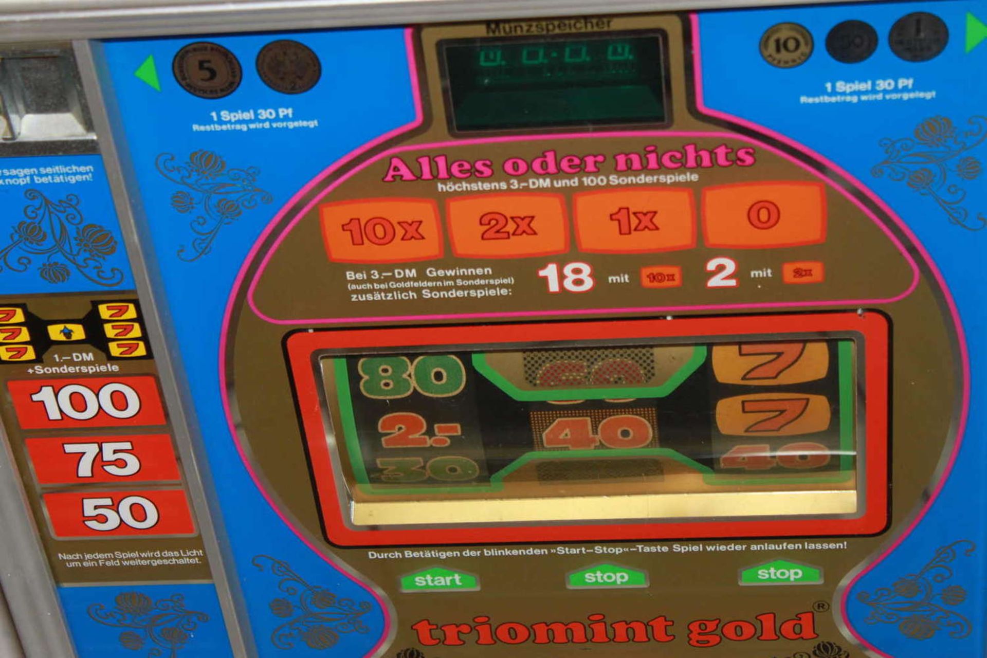 Alter Geldspielautomat "Alles oder Nichts", Funktion nicht geprüft. Mit DM Münzspeicher. Versand nur - Bild 2 aus 3