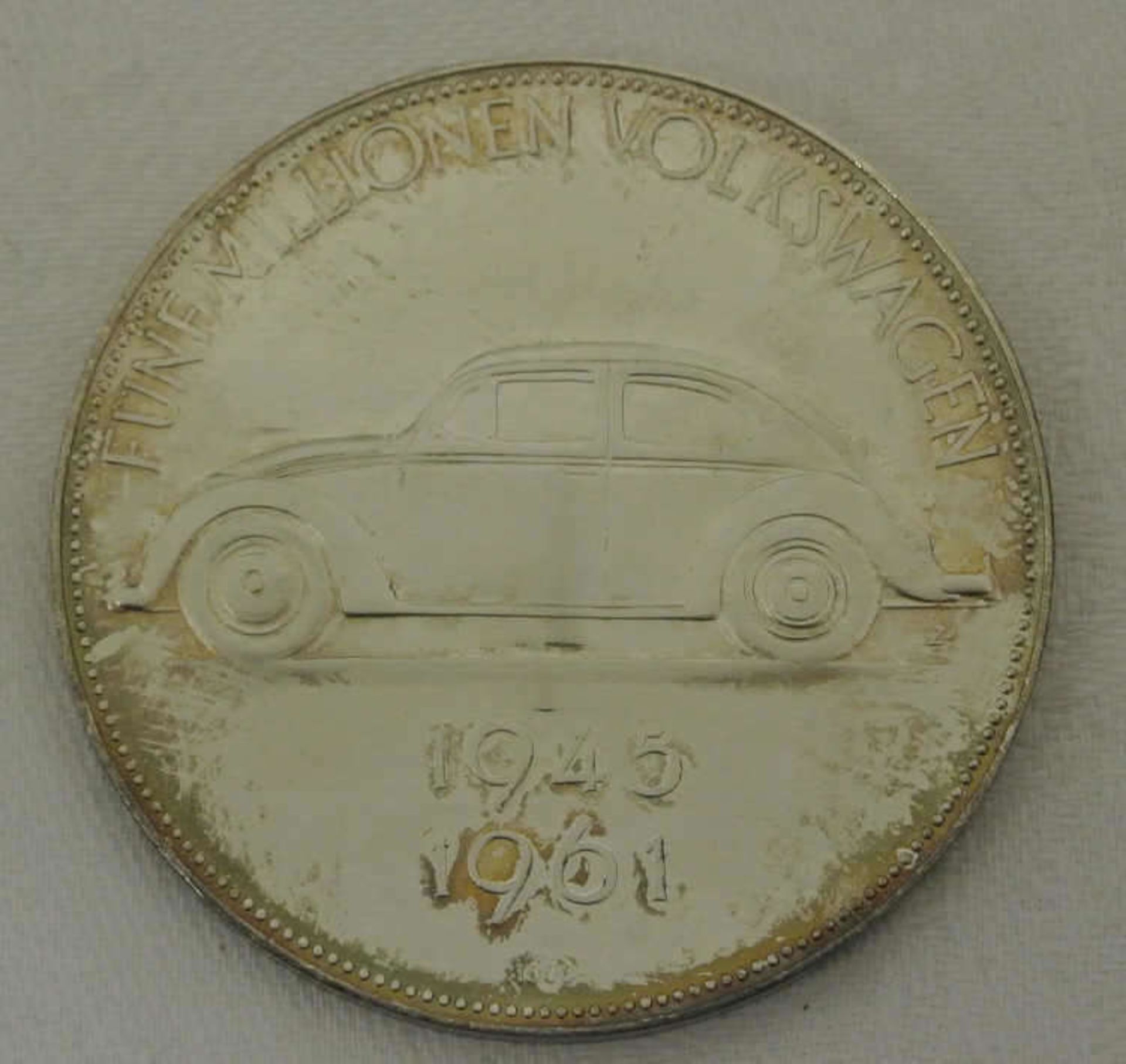 seltene Silbermedaille VW "Fünf Millionen Volkswagen 1945-1961", 1000er Silber Rare silver medal - Bild 2 aus 2