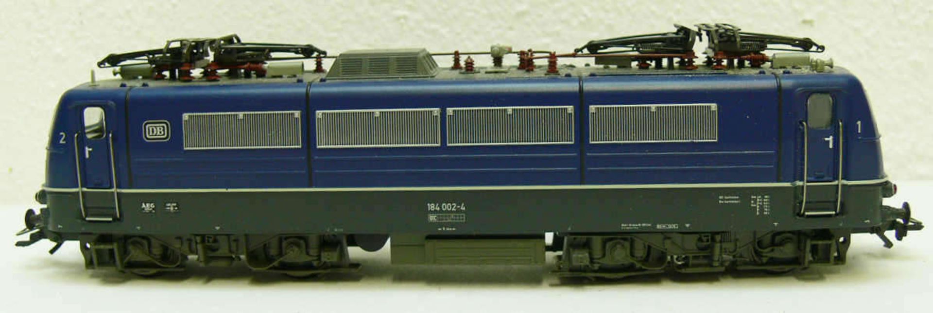 Märklin E - Lokomotive BR 184 der DB. BN 184 002-4. Guter Zustand mit leichten Laufspuren. Ohne