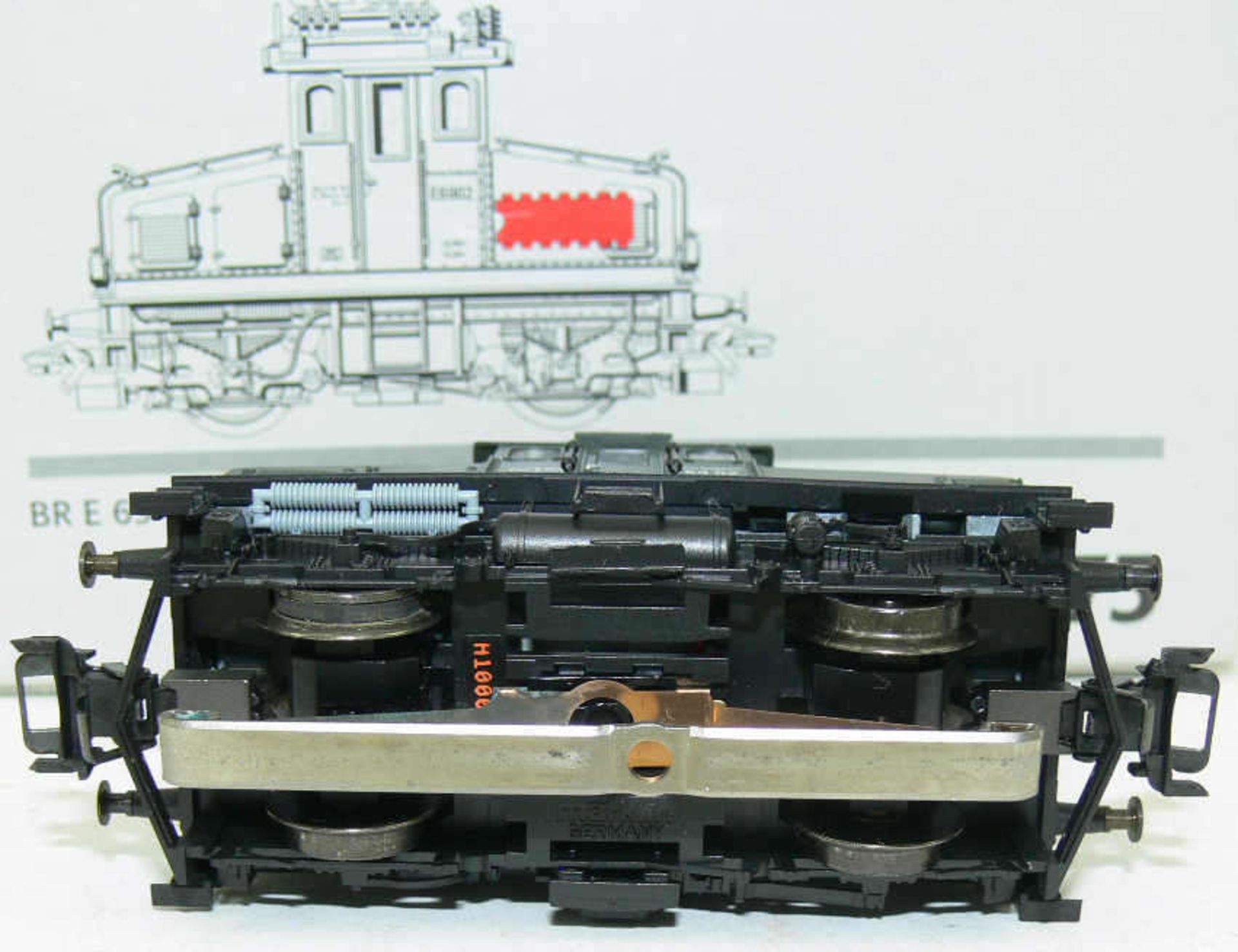 Märklin 37475, E - Lokomotive BR E 69 der DR (Pauline). BN E 69 02. Digital. Guss. Grün. Sehr - Bild 2 aus 2