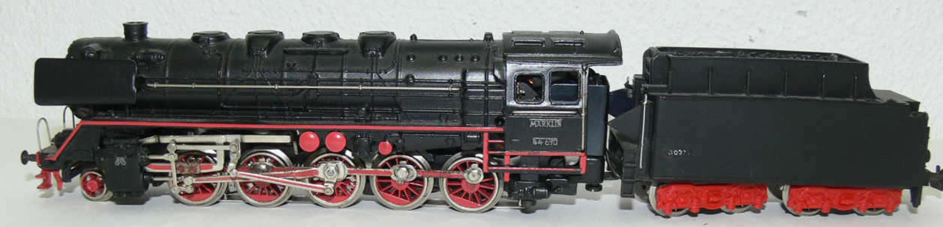 Märklin Dampflokomotive mit Schlepptender BR 44. BN 44 690. Guss. Ohne OVP. Sehr guter Zustand.