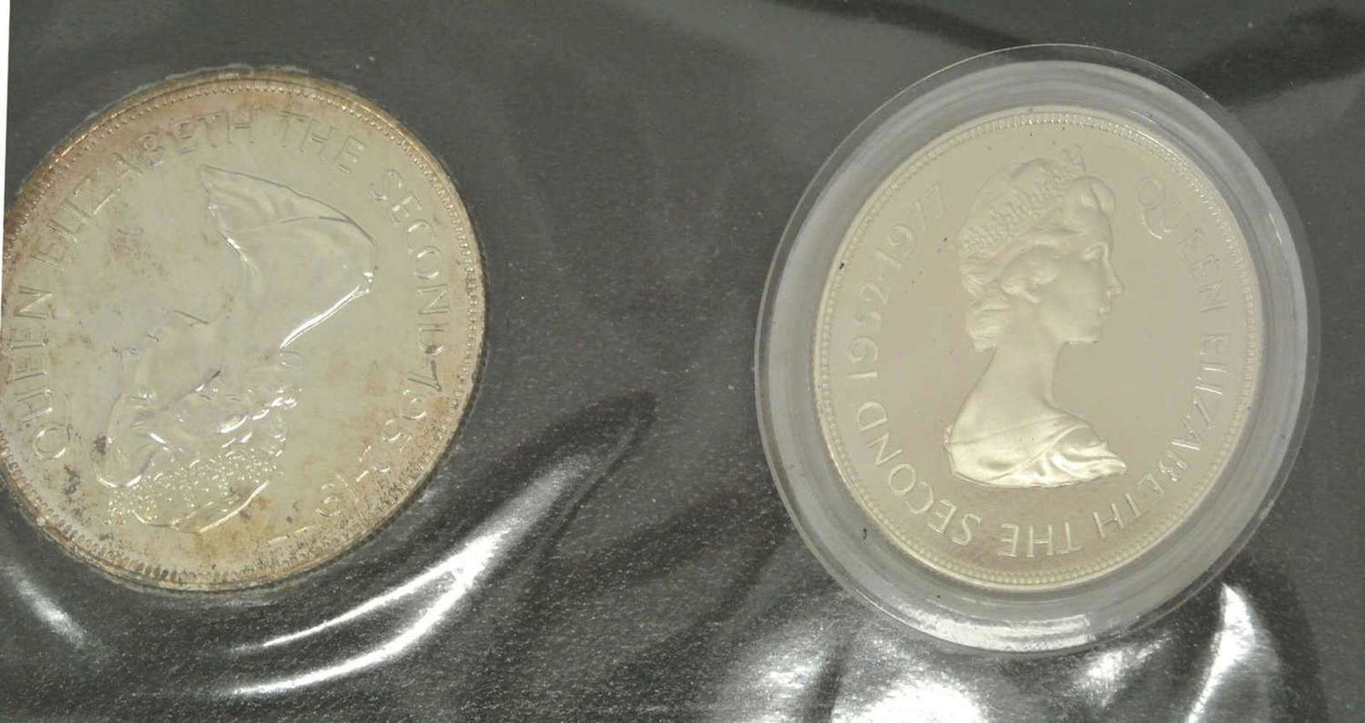 Mauritius 1977, 2x 25 Rupees Silver Jubilee, dabei 1x PP FAO, guter Zustand, im Original Blister