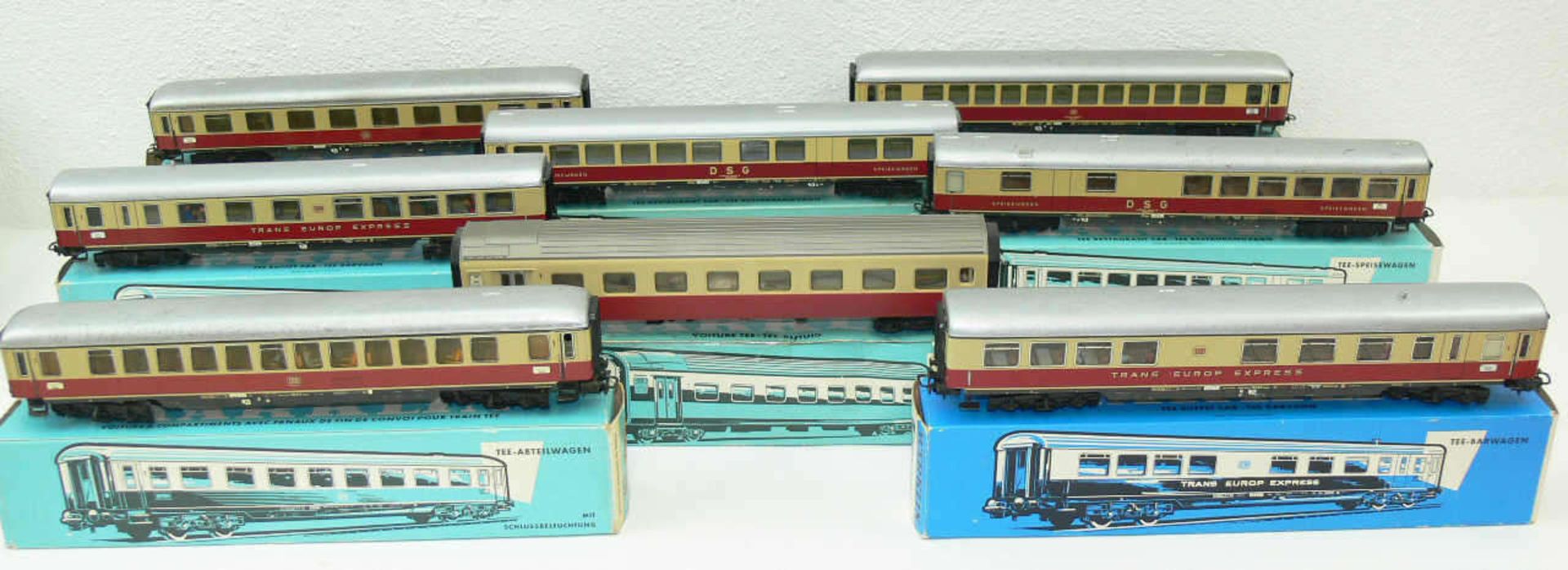 Märklin H0 Lot TEE -Wagen, bestehend aus: 4070, 4085, 4086, 2 x 4087, 2 x 4088, 4089. Ale in OVP.