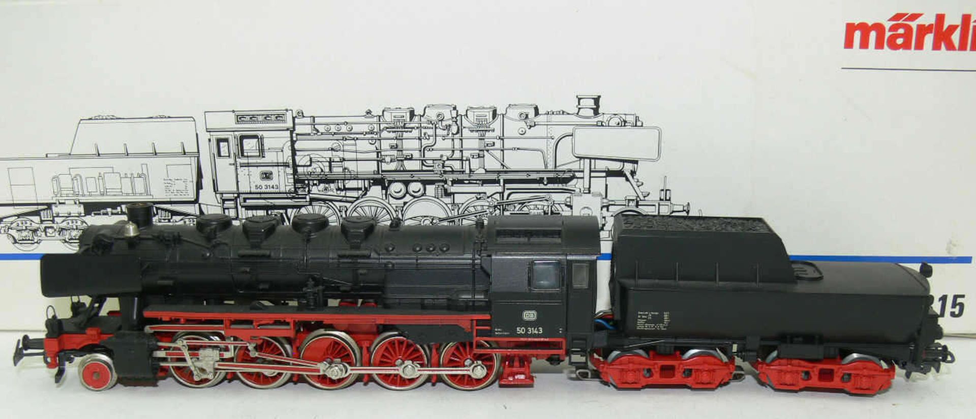 Märklin H0 3315, Dampflokomotive mit Schlepptender BR 50 der DB. BN 50 3143. Leichte Laufspuren.