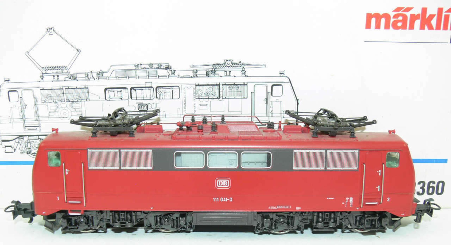 Märklin 3360, E - Lokomotive BR 111 der DB. BN 111 041-0. Rot. Mit leichten Laufspuren. In OVP.