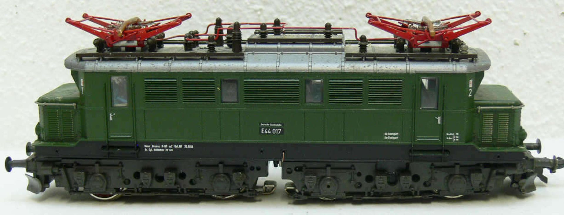 Roco E - Lokomotive BR E 44 der DR. BN E 44 017. Guter Zustand mit Lager- und Laufspuren. Ohne OVP.