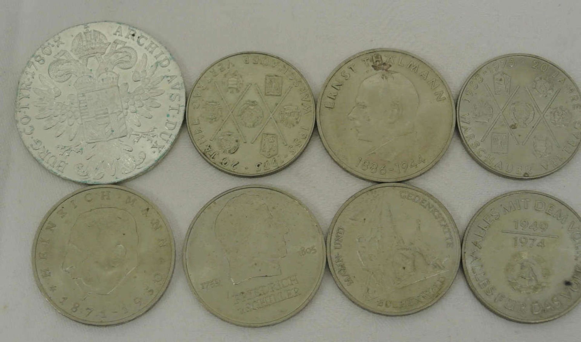 schönes Lot von 3x20 Mark, 4x 10 Mark DDR, sowie 1 Silber Theresien-Thaler. Gewicht ca. 28 gr