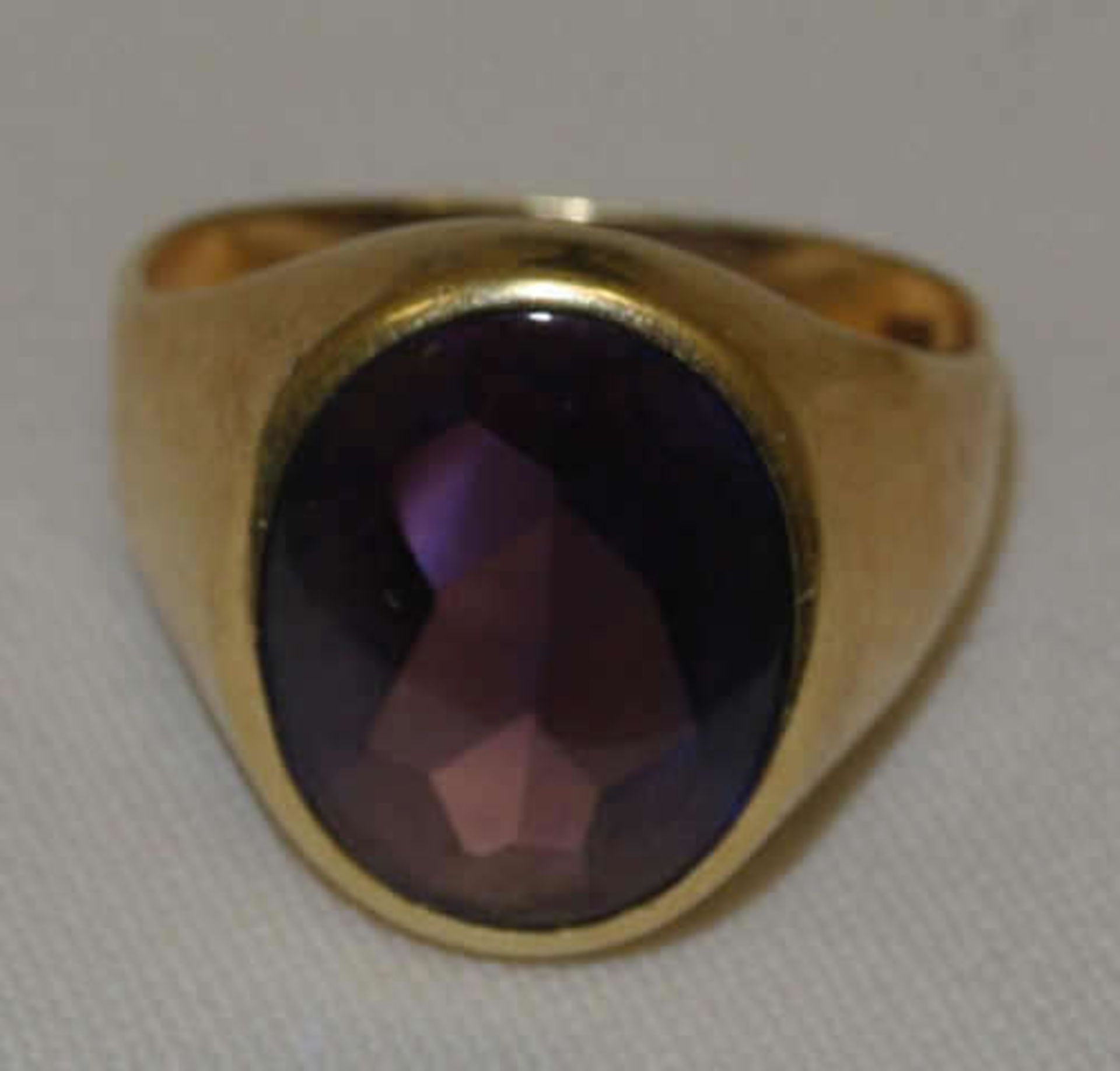 Damenring, 585er Gelbgold, besetzt mit 1 Amethyst. Ringgröße 65 Gewicht ca. 8,4 gr Ladies ring, - Bild 2 aus 2