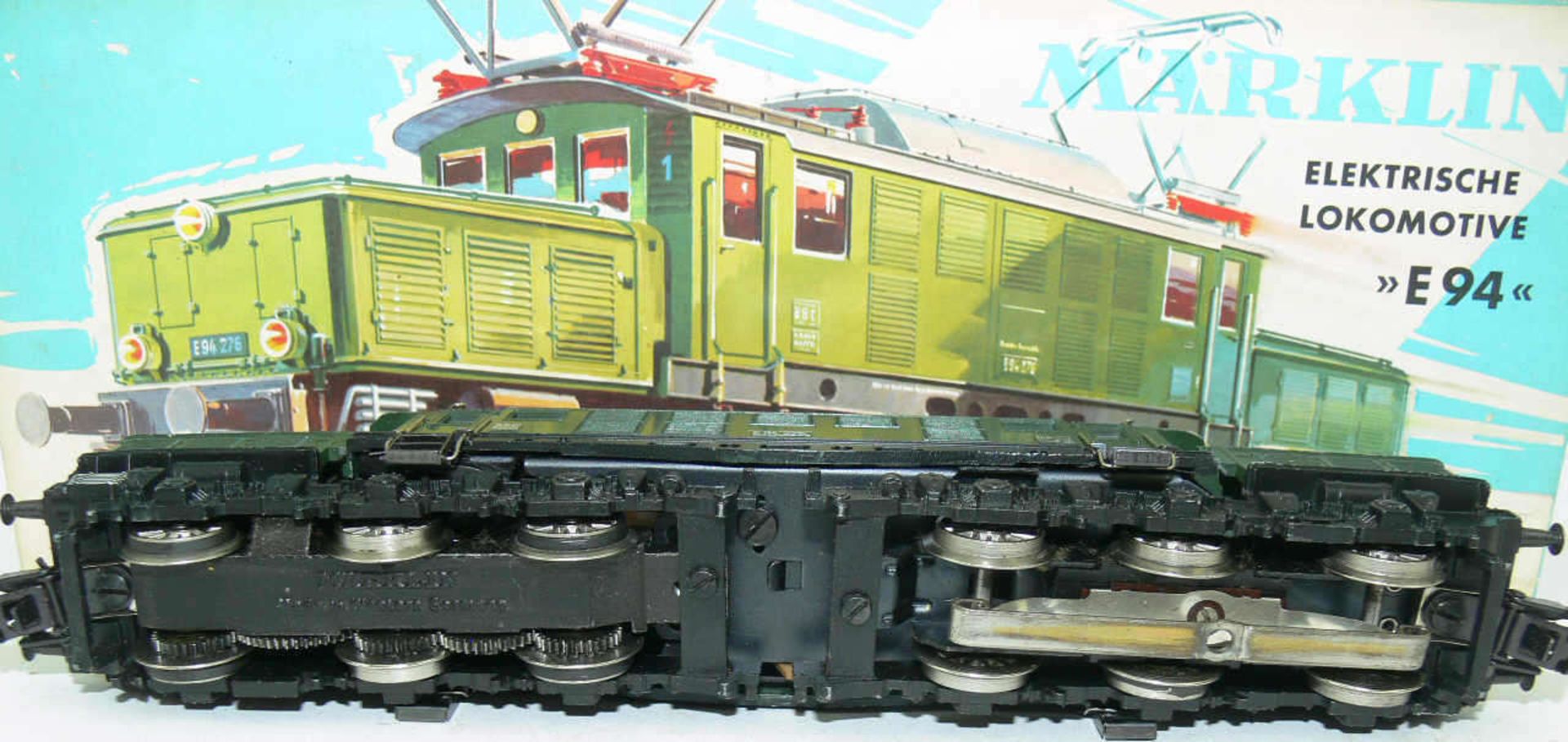 Märklin 3022, E - Lokomotive BR E 94 der DR. BN E 94 276. Mit leichten Laufspuren. In OVP. - Bild 2 aus 2