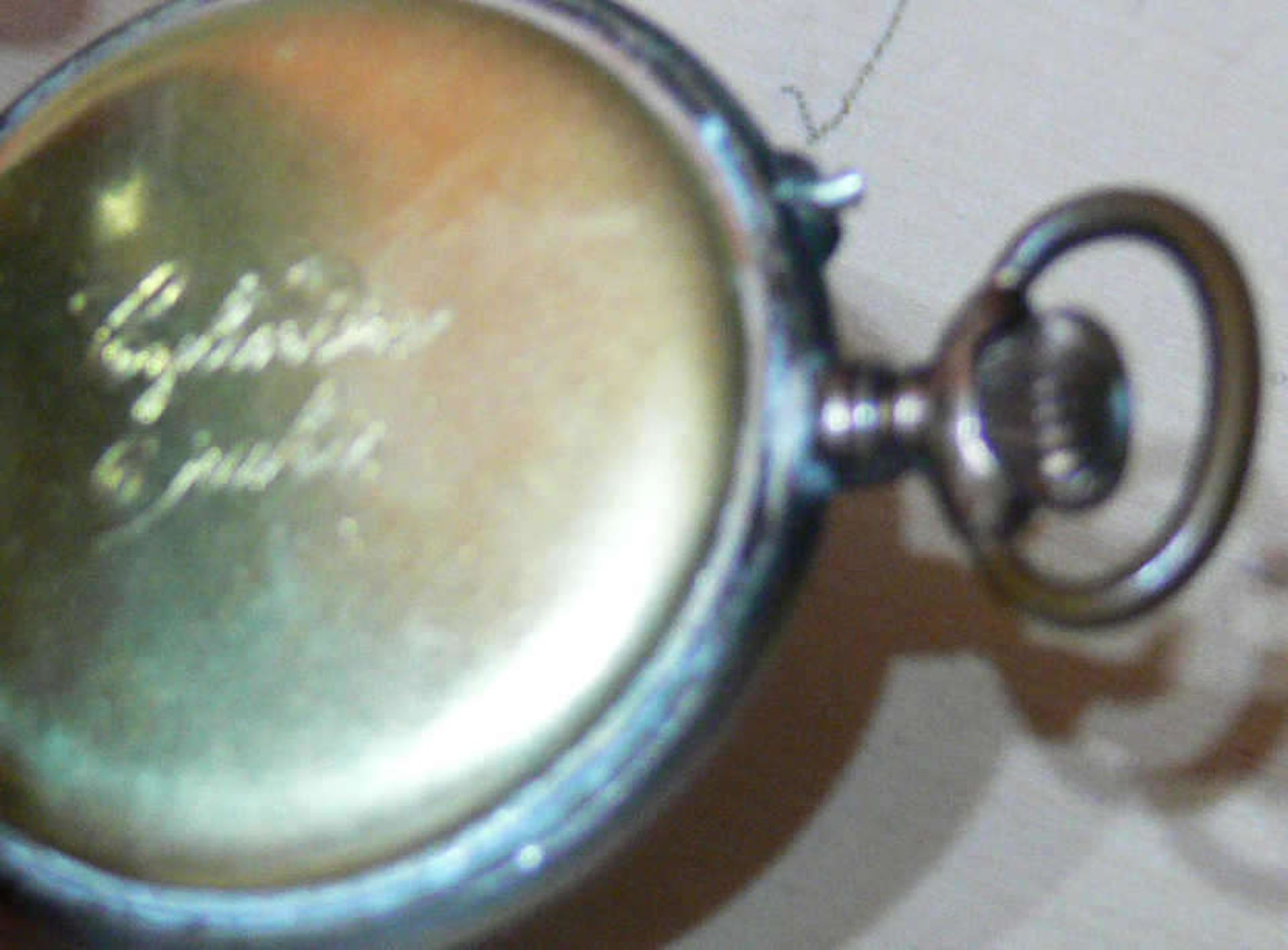 Kleine Taschenuhr, Gehäuse - Deckel 800er Silber gepunzt. Durchmesser: ca. 32 mm. Uhr läuft nicht - Bild 3 aus 3