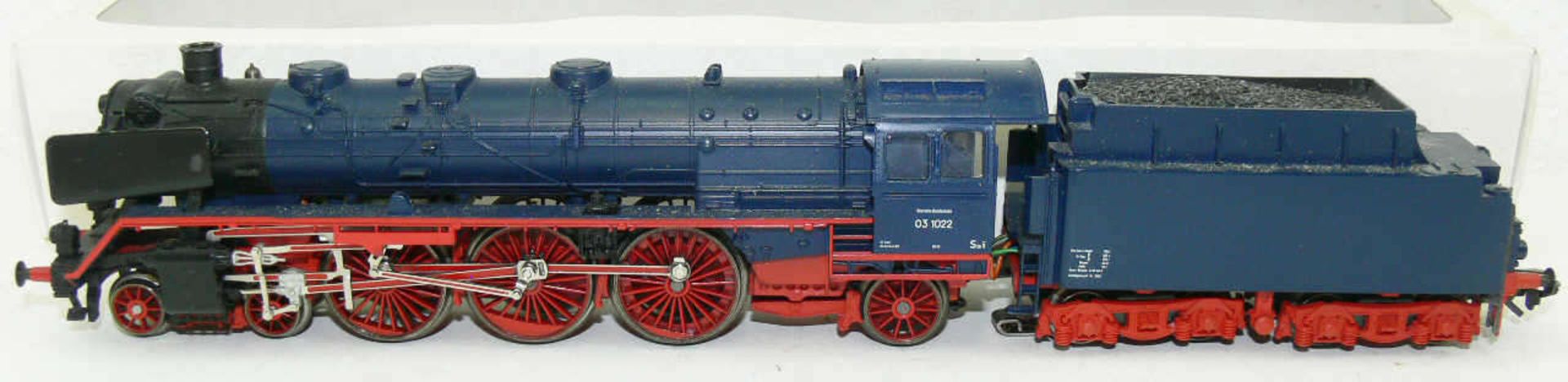 Märklin H0 Dampflokomotive mit Schlepptender BR 03. BN 03 1022. Digital. Mit Raucherzeuger. Blau.