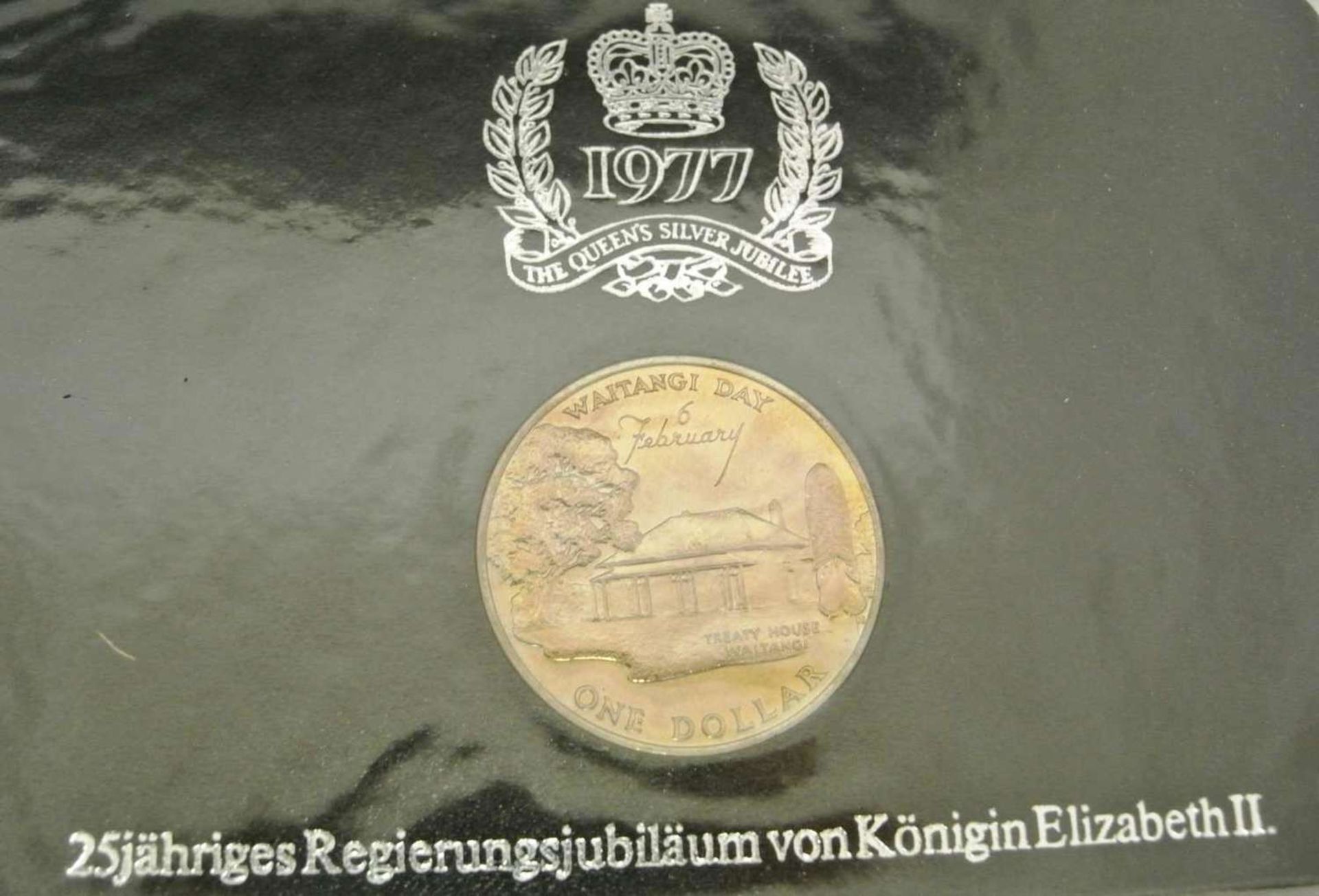 Lot Münzen 1977, 25jähriges Regierungsjubiläum von Königin Elisabeth II., dabei 1x1 Dollar Kanada - Bild 5 aus 5