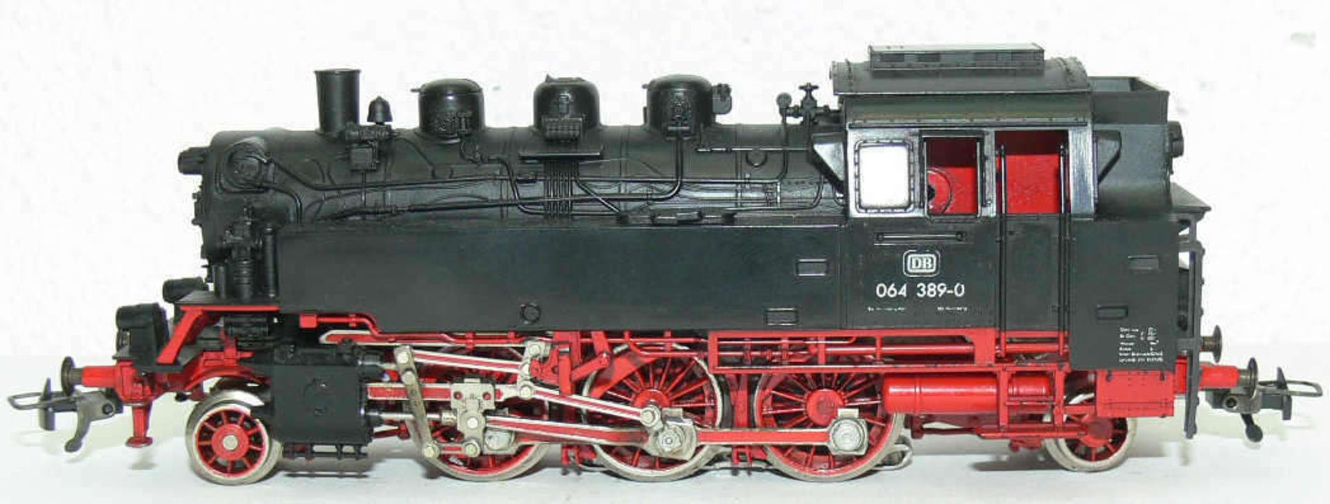 Fleischmann Dampflokomotive BR 064 der DB. BN 064 389-0. Wechselstrom. Gehäuse lose, sonst guter