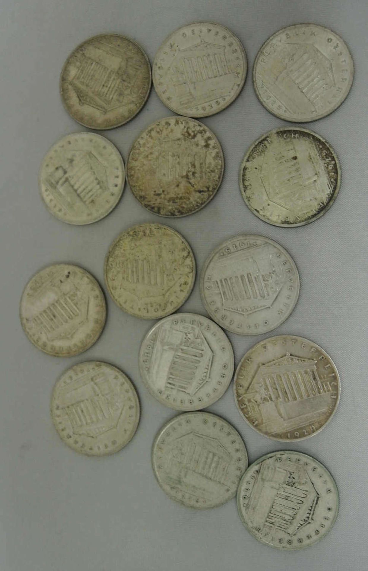 Österreich, Lot Silbermünzen, 1 Schilling Stücke, 3x 1924, 8x 1925, sowie 3x 1926. Erhaltung : schön
