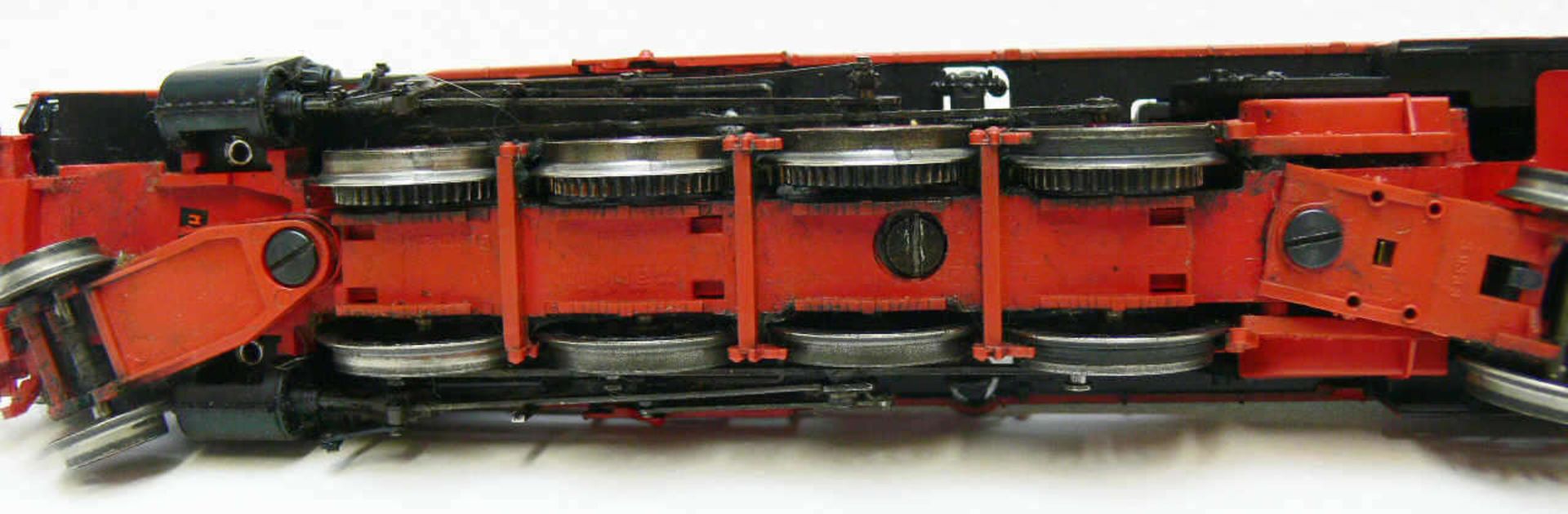 Märklin Dampflokomotive mit Schlepptender BR 41 der DR. BN 41 029. Fahrwerk gealtert. Ohne OVP. - Bild 4 aus 4