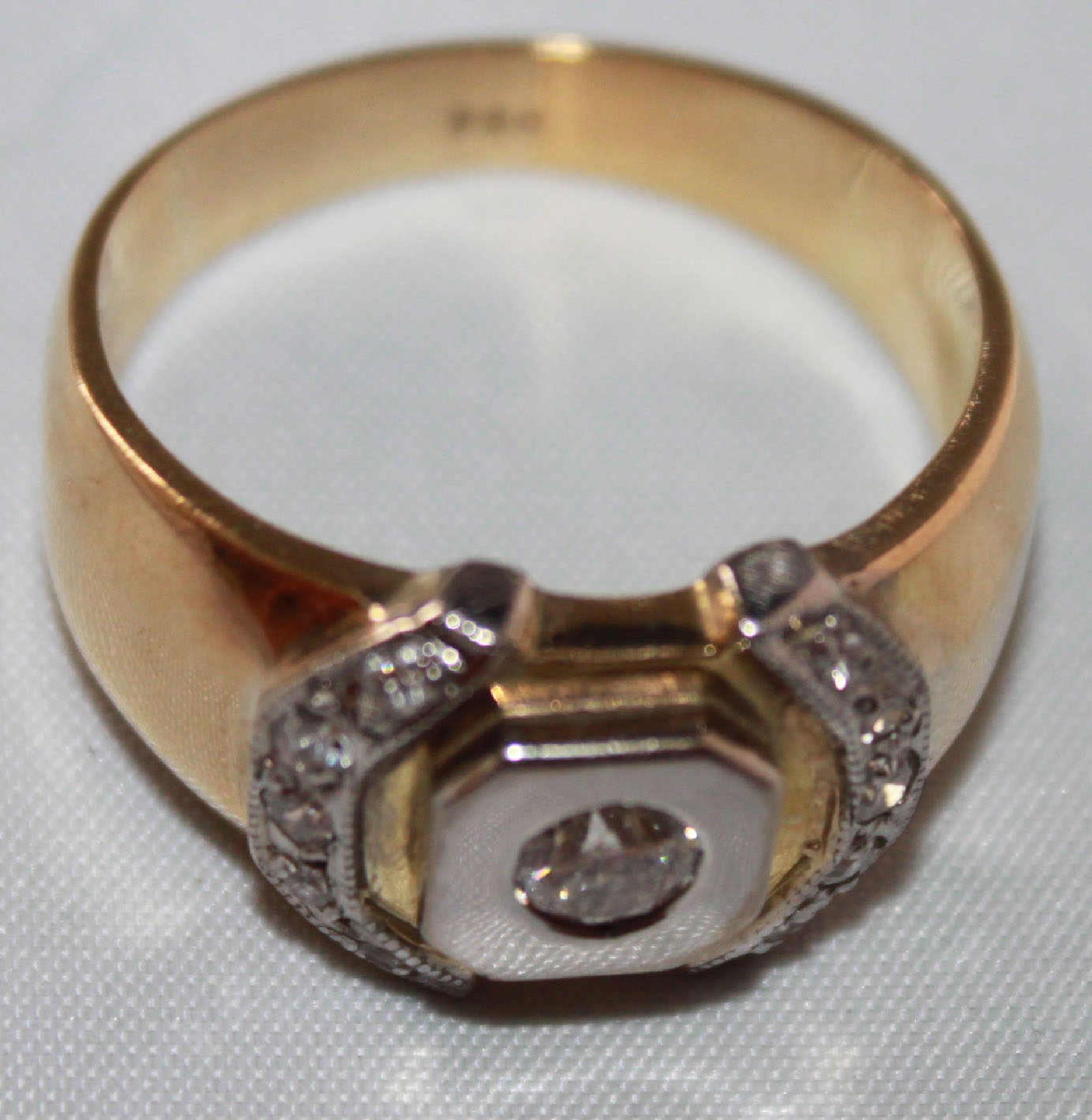 1 Herren-Ring aus 750er Gold mit Steinen, 1 Diamant 0,5 ct, Handarbeit, Ringgröße: 64,5, Gewicht ca.