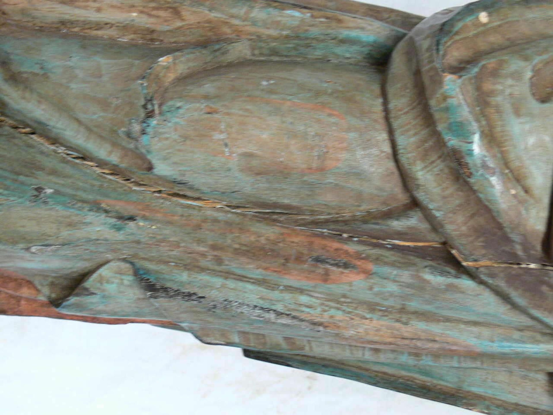 große alte Madonnenfigur mit Jesuskind, Figur stand in der Kirche, farbig bemalt, Holz besitzt - Bild 3 aus 4