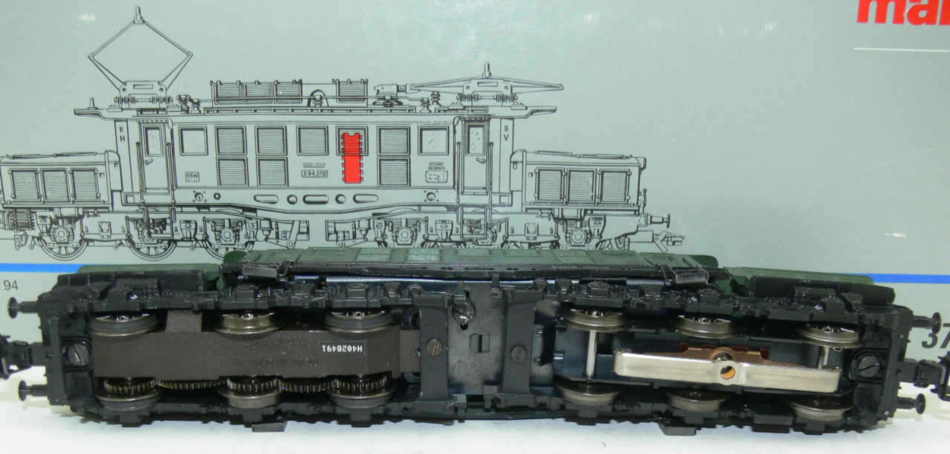 Märklin 3722, E - Lokomotive BR R 94 der DR. "Deutsches Krokodil". BN E 94 279. Guss, grün. Digital. - Bild 2 aus 2