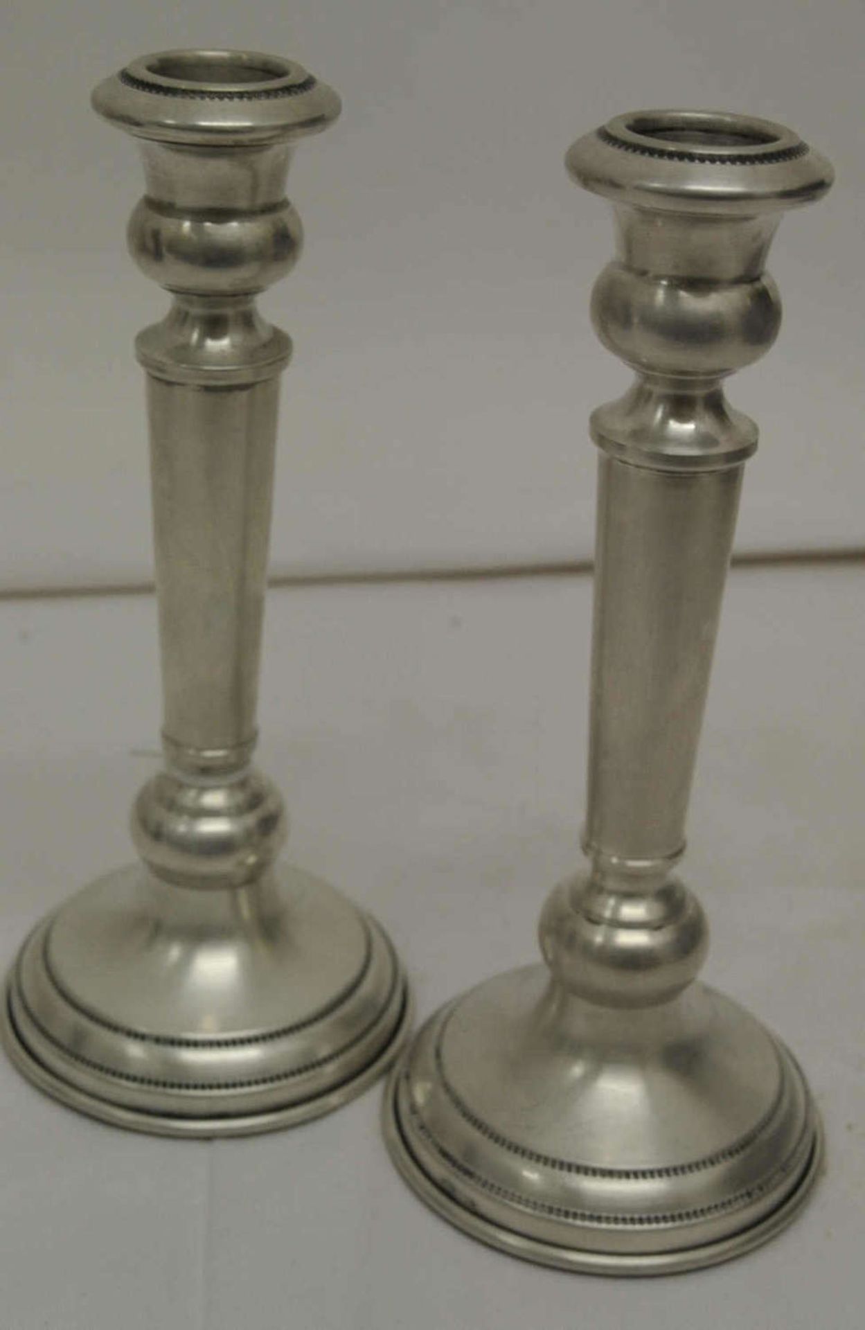 2 Kerzenständer, 925 er Silber, am Stand gefüllt. Höhe ca, 18 cm, Gewicht ca. 398 gr 2 candlesticks,