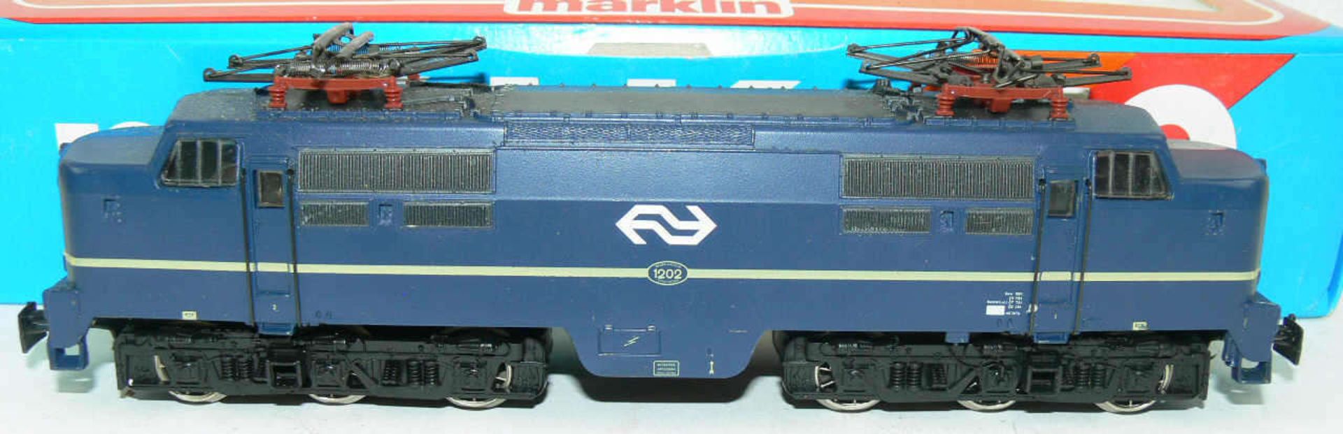 Märklin 3161, E - Lokomotive BN 1202. Guss. Blau. Mit leichten Laufspuren. In OVP.