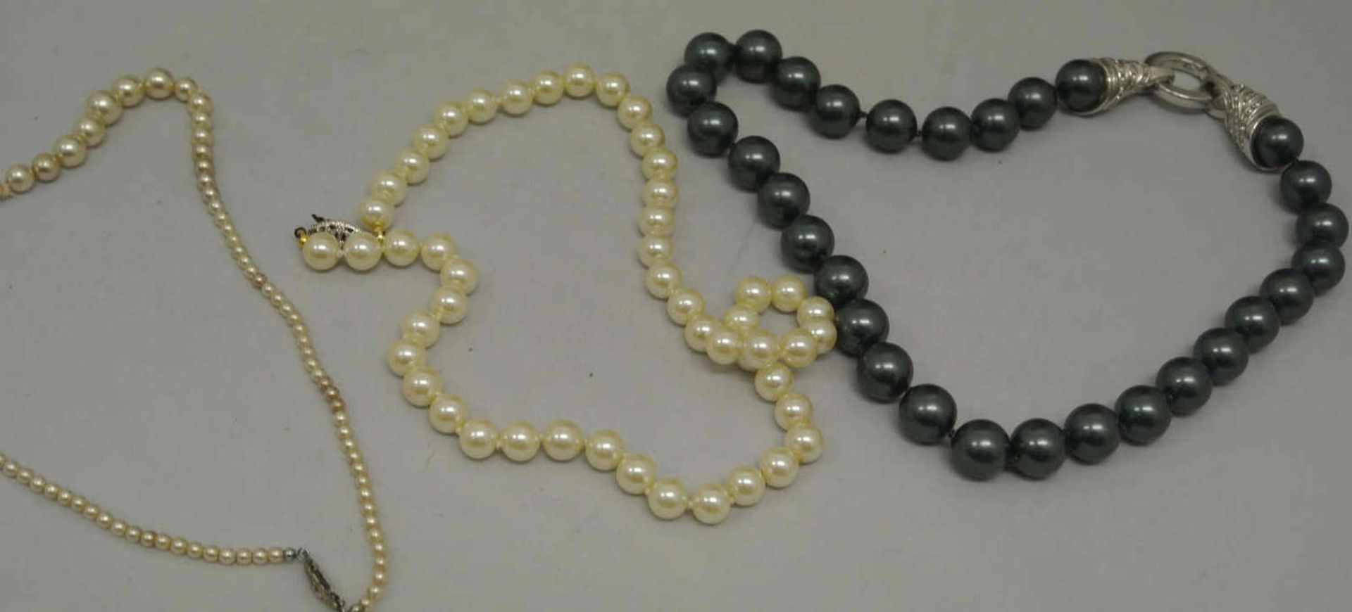 3 Modeschmuck Perlenketten